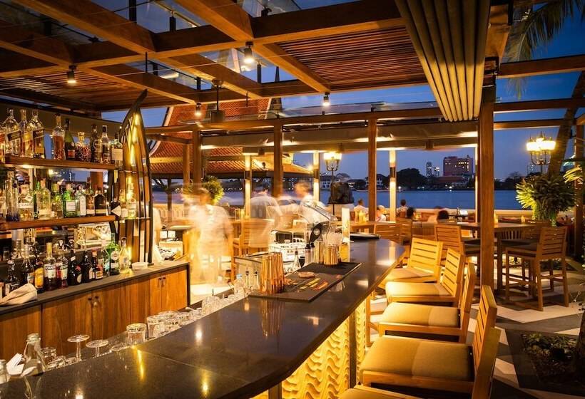 호텔 Anantara Riverside Bangkok Resort