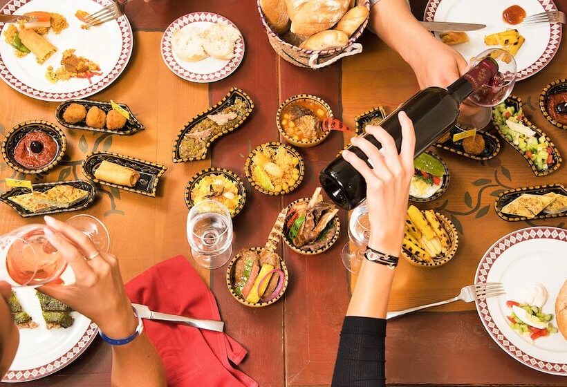 酒店 Aqi Skanes Resort