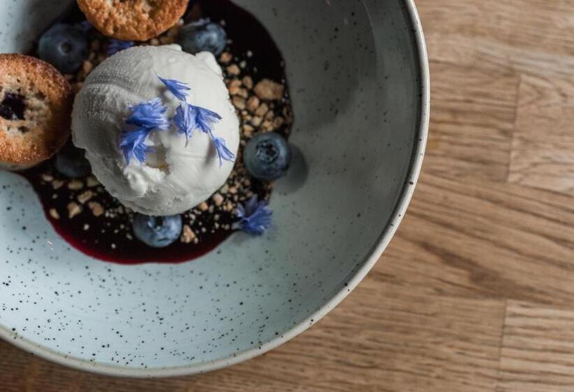 فندق Arctic City