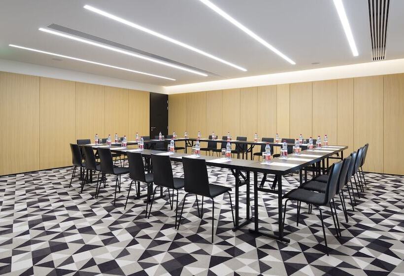 Azimut Hotel Smolenskaya Moscow