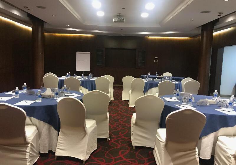 هتل Carlton Al Moaibed