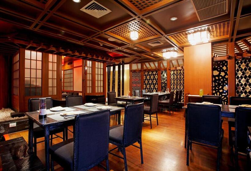 호텔 Centara Grand At Central Plaza Ladprao Bangkok