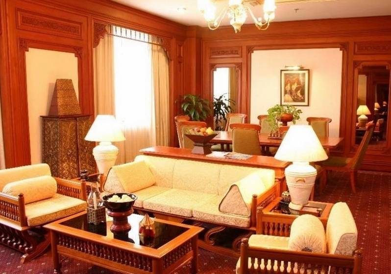 Отель Chiangmai Plaza