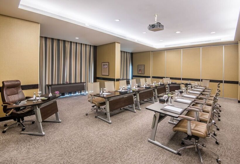 酒店 Crowne Plaza Jeddah, An Ihg