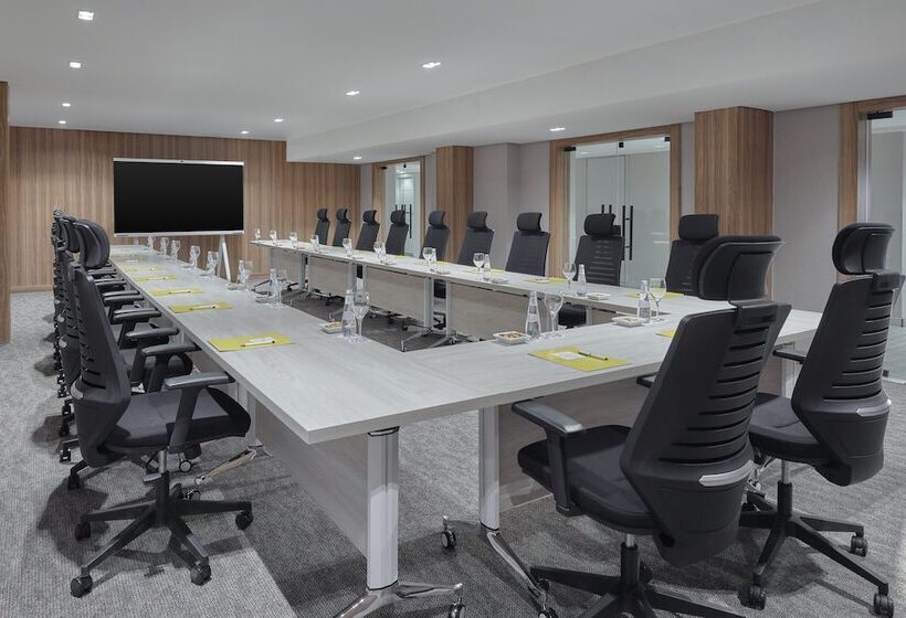 בית מלון כפרי Crowne Plaza Riyadh Palace, An Ihg