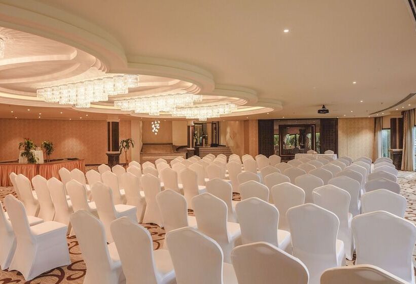 בית מלון כפרי Crowne Plaza Riyadh Palace, An Ihg