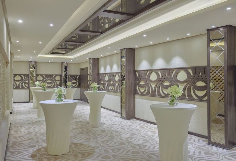 בית מלון כפרי Crowne Plaza Riyadh Palace, An Ihg