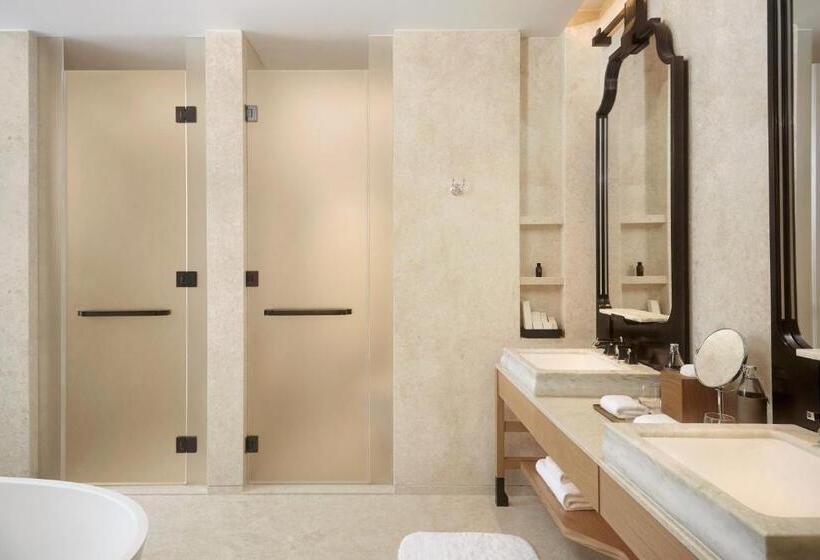 هتل Dusit Thani Bangkok