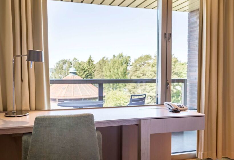 酒店 Hilton Helsinki Kalastajatorppa