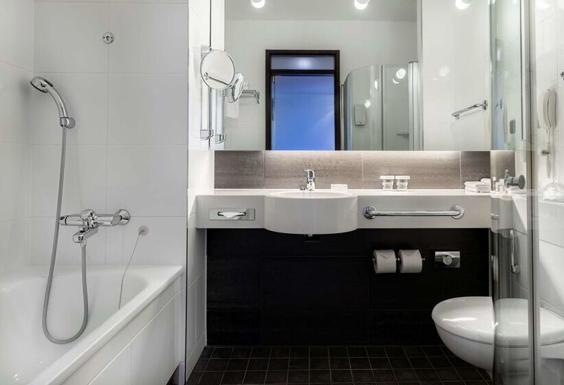 酒店 Hilton Helsinki Kalastajatorppa