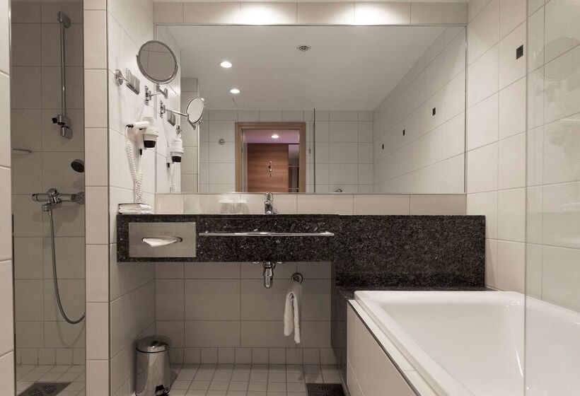 酒店 Hilton Helsinki Kalastajatorppa