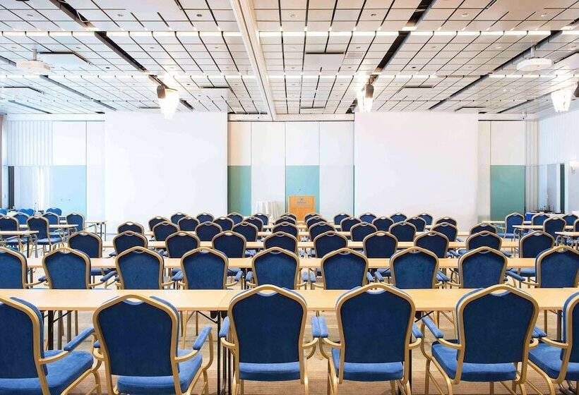 酒店 Hilton Helsinki Kalastajatorppa