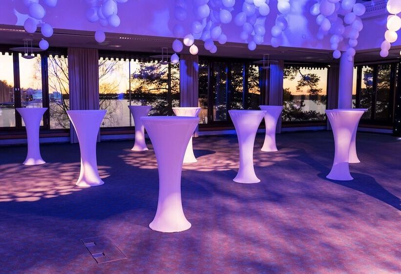 酒店 Hilton Helsinki Kalastajatorppa