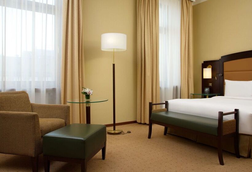 هتل Hilton Moscow Leningradskaya