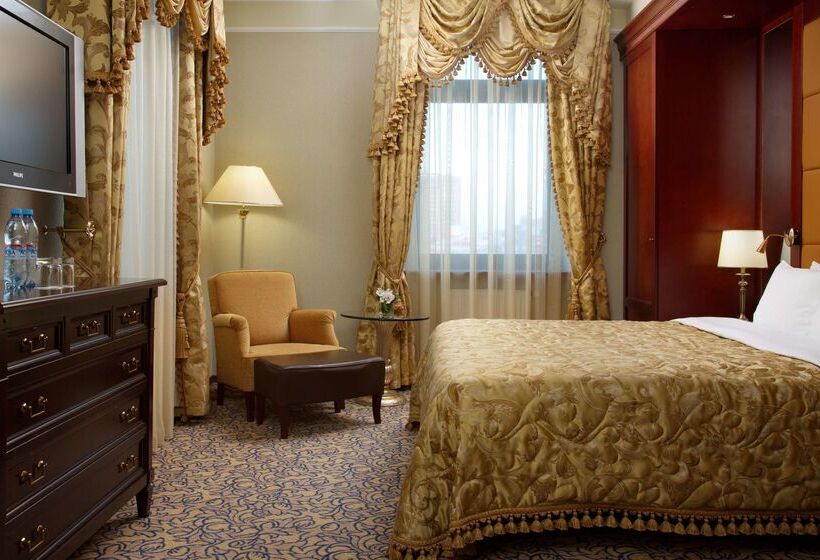 هتل Hilton Moscow Leningradskaya