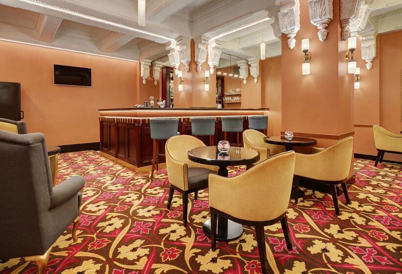 هتل Hilton Moscow Leningradskaya