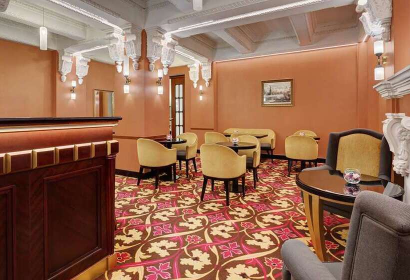 هتل Hilton Moscow Leningradskaya