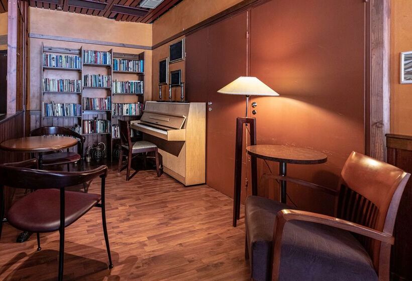 Отель Holiday Inn Turku