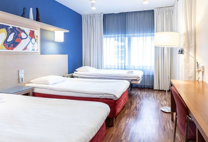 Отель Holiday Inn Turku