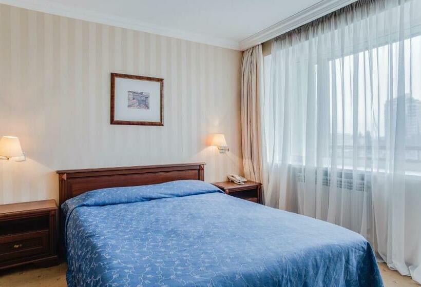 هتل Intourist Zaporozhie