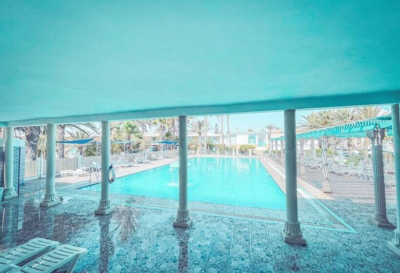 Отель Hôtel Oasis Gabes