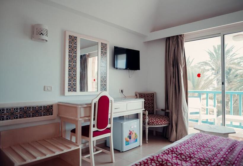 Отель Hôtel Oasis Gabes