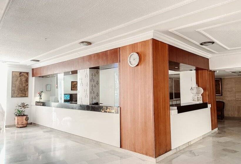 Отель Hôtel Oasis Gabes