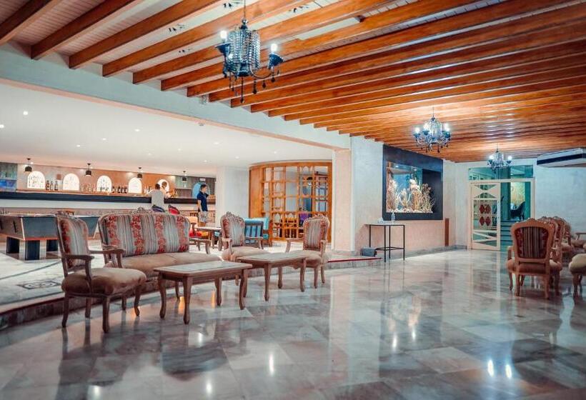 Отель Hôtel Oasis Gabes