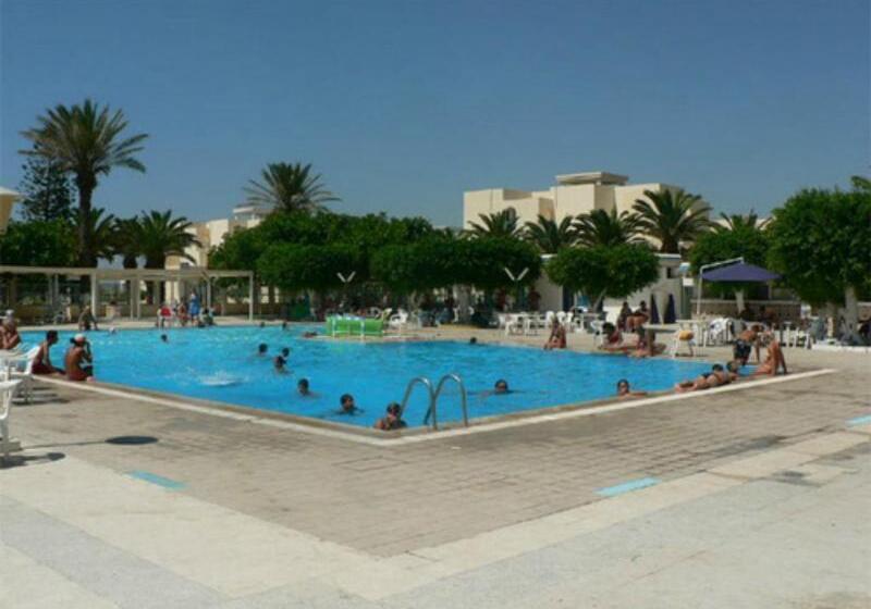 Отель Les Pyramides