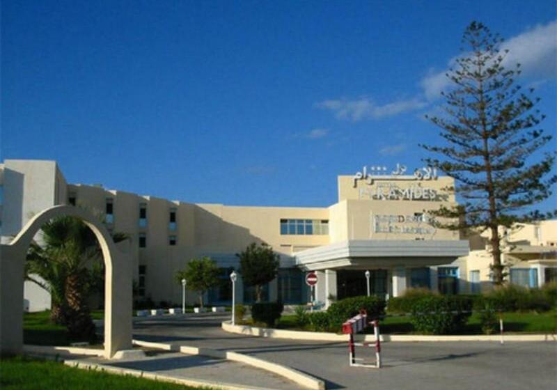 Отель Les Pyramides