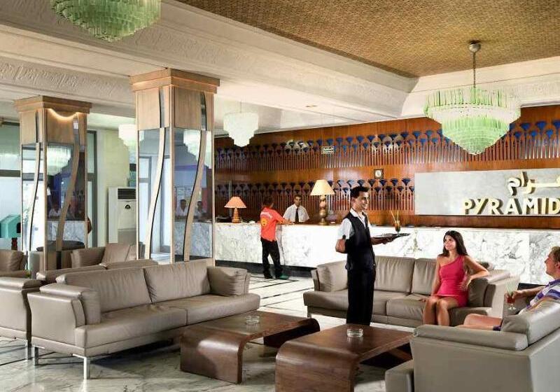 Отель Les Pyramides