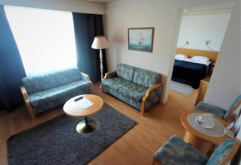 בית מלון כפרי Li Hiittenharju