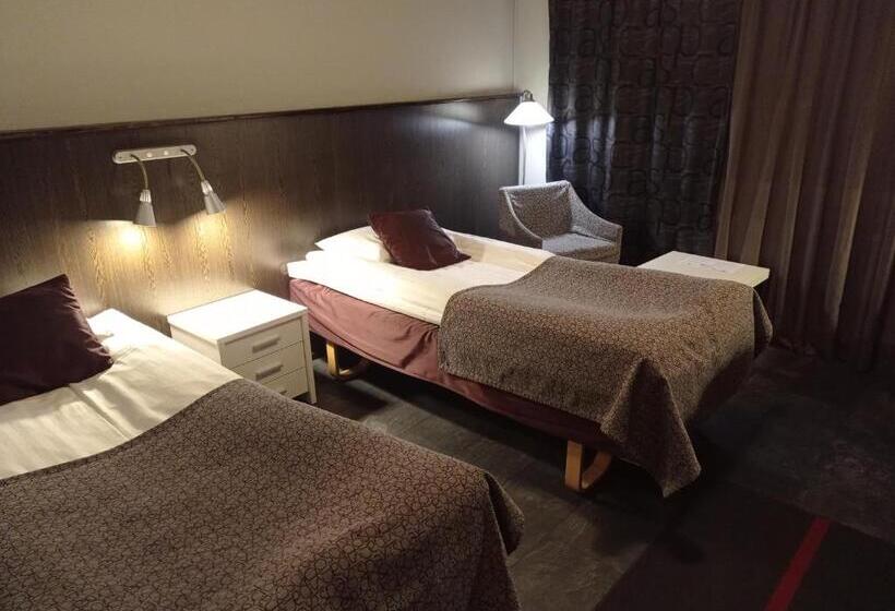 בית מלון כפרי Li Hiittenharju