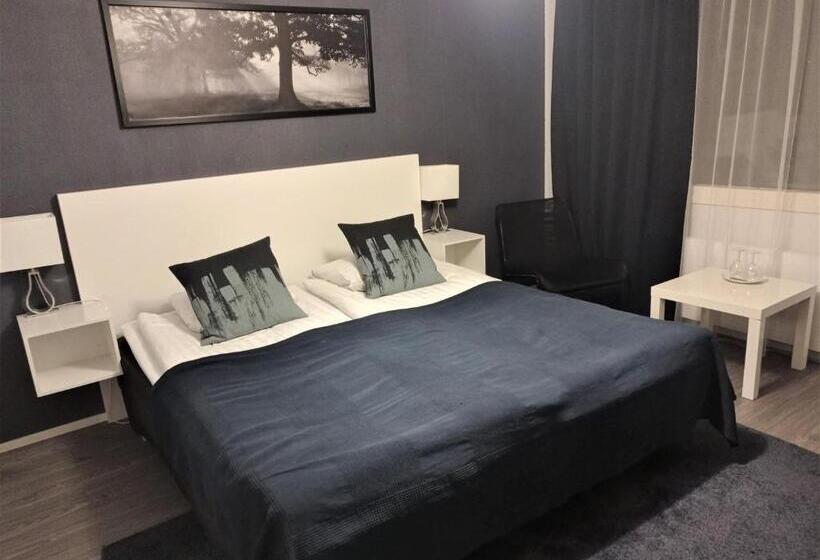 בית מלון כפרי Li Hiittenharju