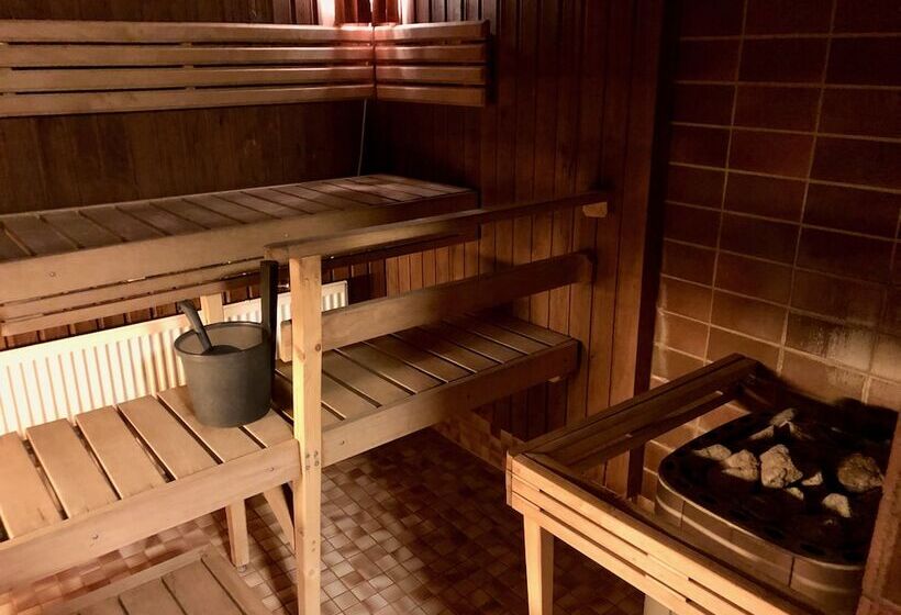 فندق Li Uninen äänekoski