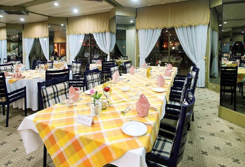 בית מלון כפרי Mercure  Khamis Mushayt