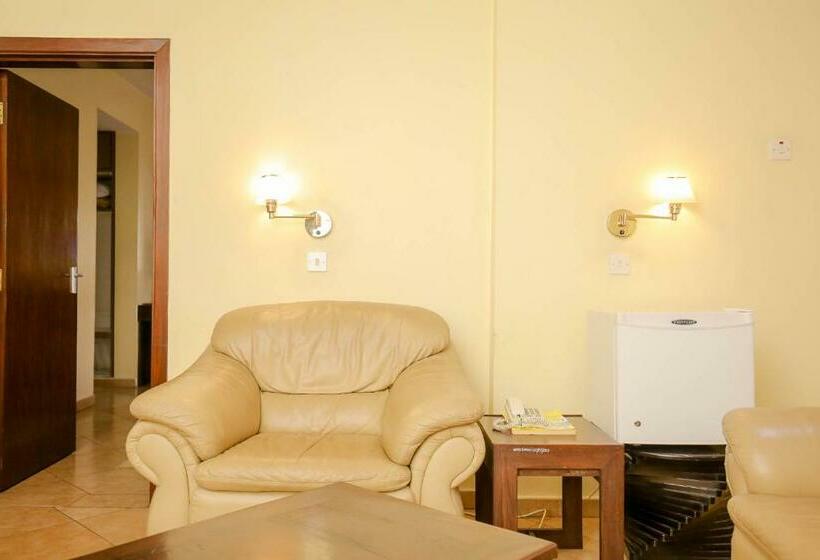 Отель New Safari