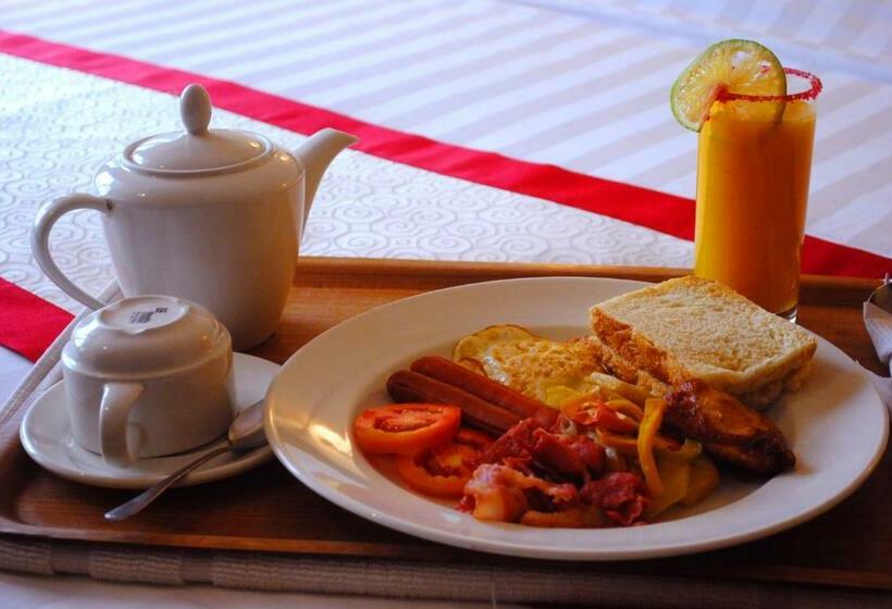 Отель New Safari