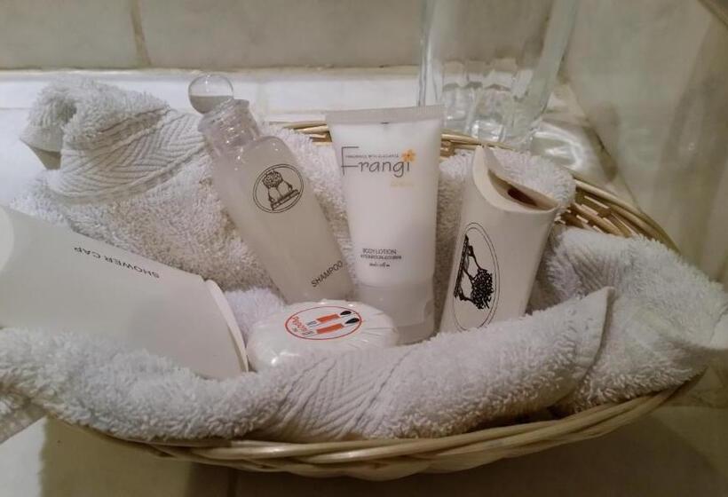 Отель New Safari