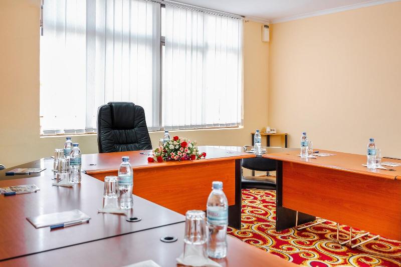 Отель New Safari