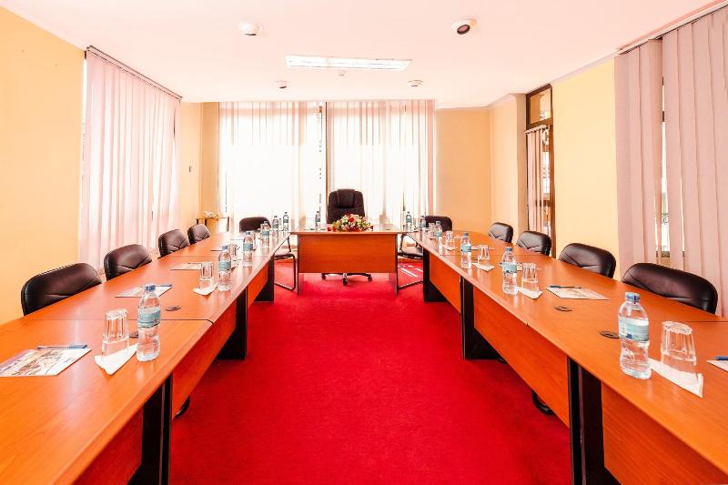 Отель New Safari