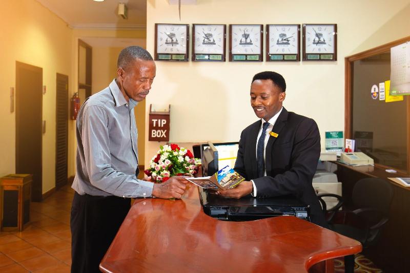 Отель New Safari