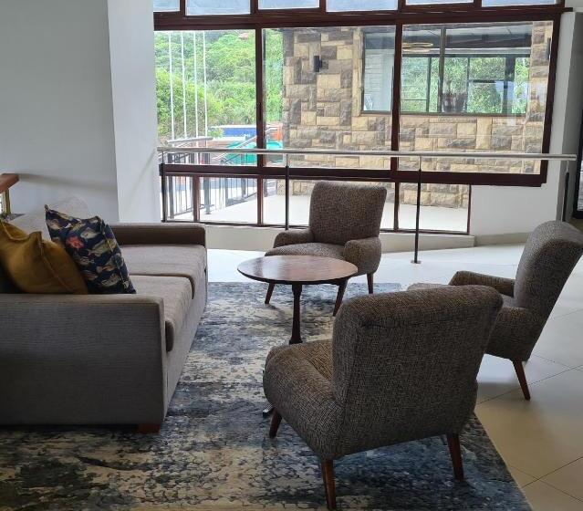 בית מלון כפרי Premier Resort Cutty Sark