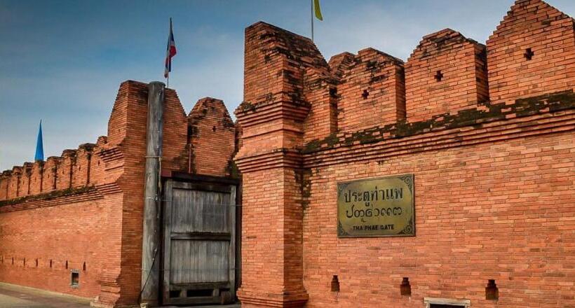 Prince Hotel Chiang Mai