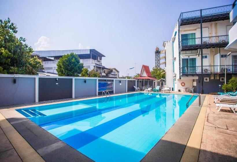 Prince Hotel Chiang Mai