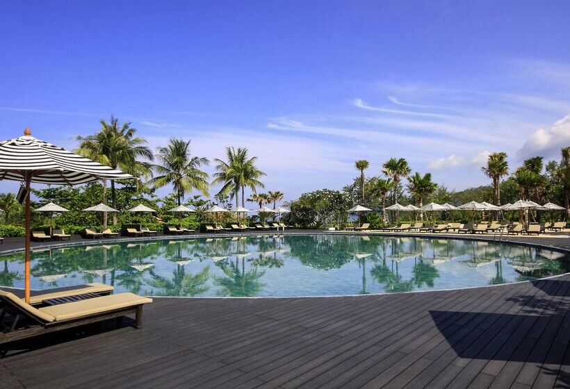 בית מלון כפרי Pullman Phuket Karon Beach Resort