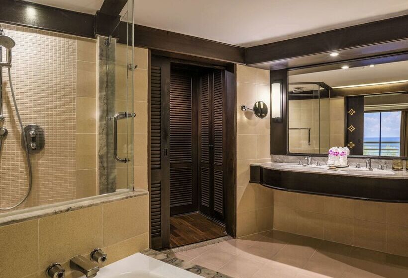 בית מלון כפרי Pullman Phuket Karon Beach Resort