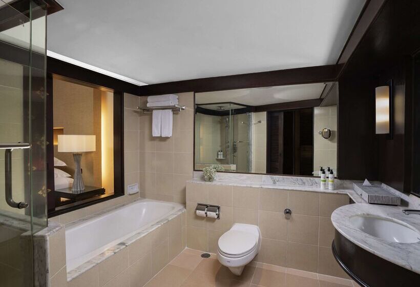 בית מלון כפרי Pullman Phuket Karon Beach Resort