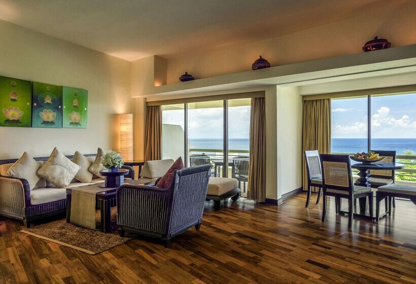 בית מלון כפרי Pullman Phuket Karon Beach Resort