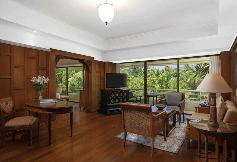 בית מלון כפרי Pullman Phuket Karon Beach Resort